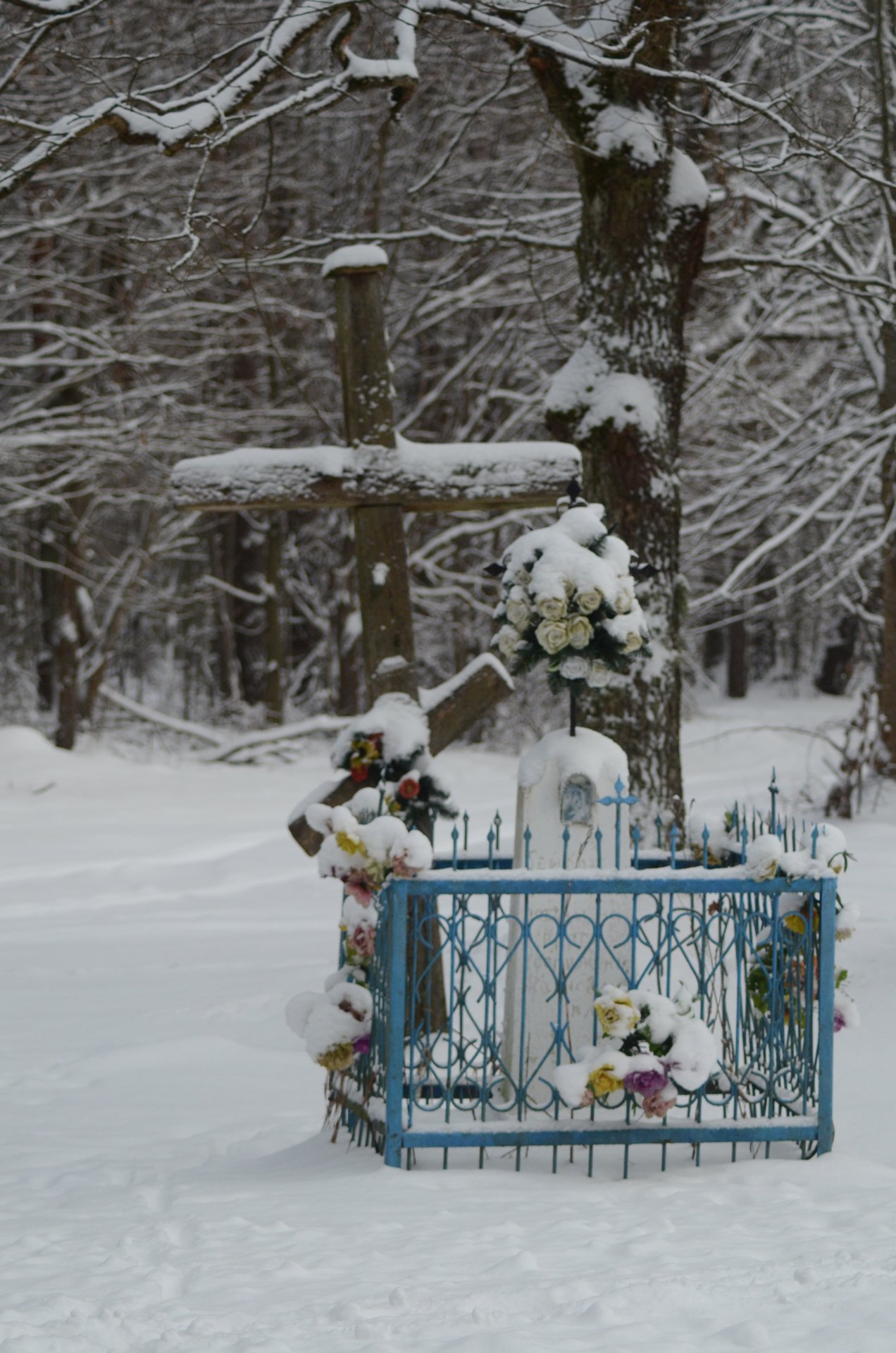 krzyż religia prawosławie cerkiew kapliczka zima