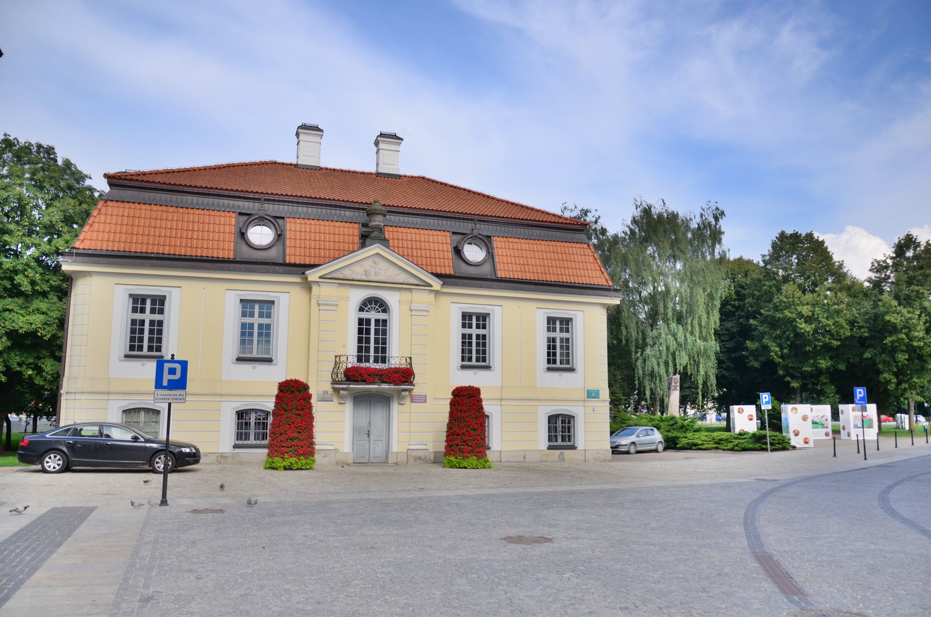 Białystok Kilińskiego Pałacyk Ślubów Urząd Stanu Cywilnegofree photo darmowe zdjęcie