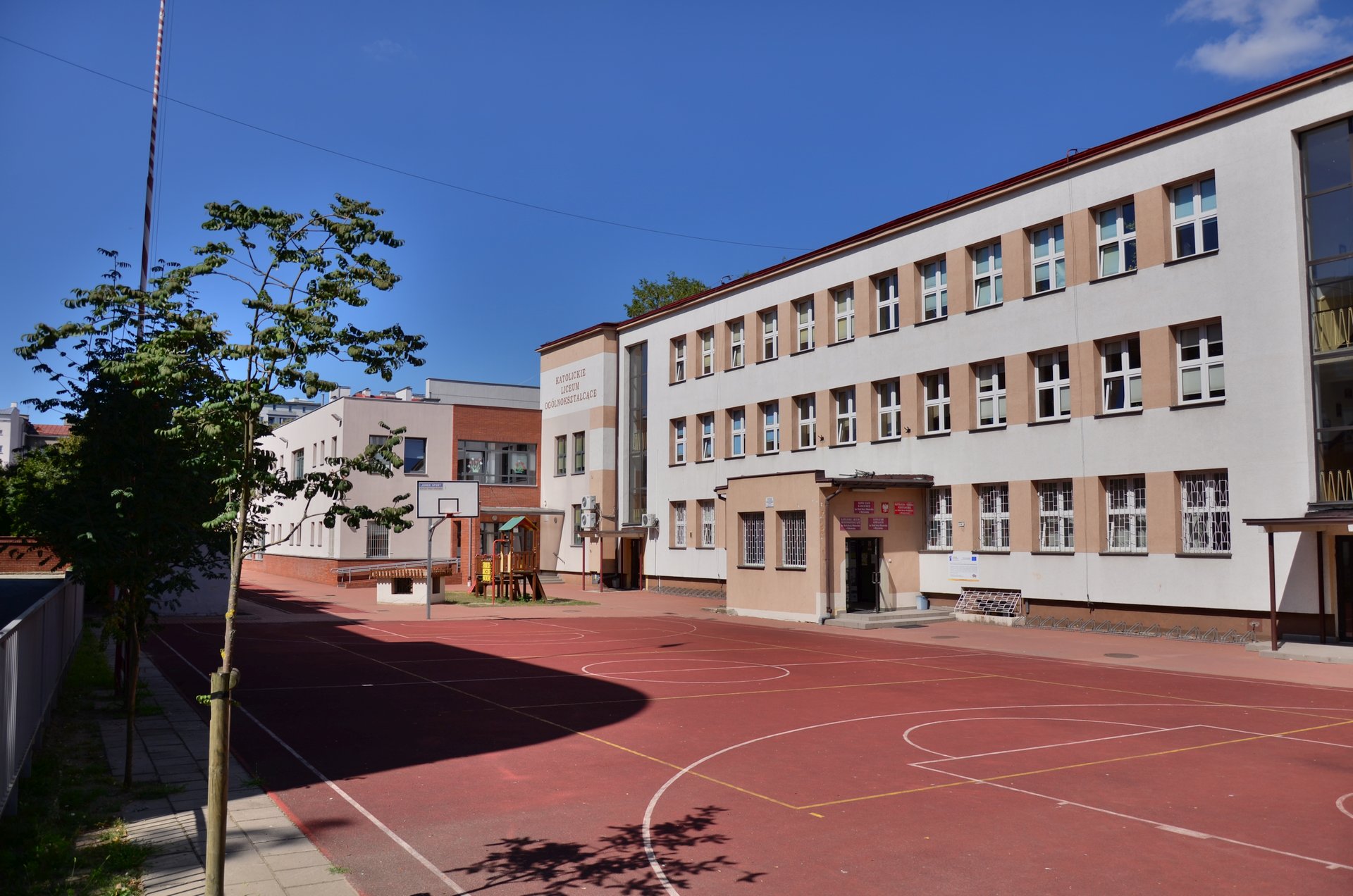 Białystok Kościelna Katolickie Liceum Ogólnokształcące KLO boiskofree photo darmowe zdjęcie