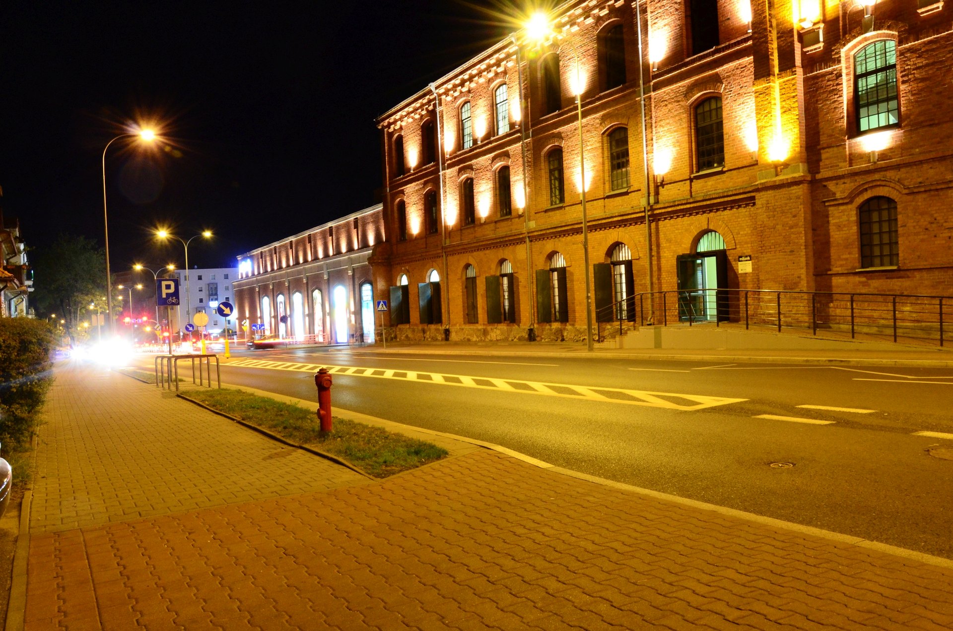Białystok centrum noc nocą Galeria Alfa Świętojańskafree photo darmowe zdjęcie