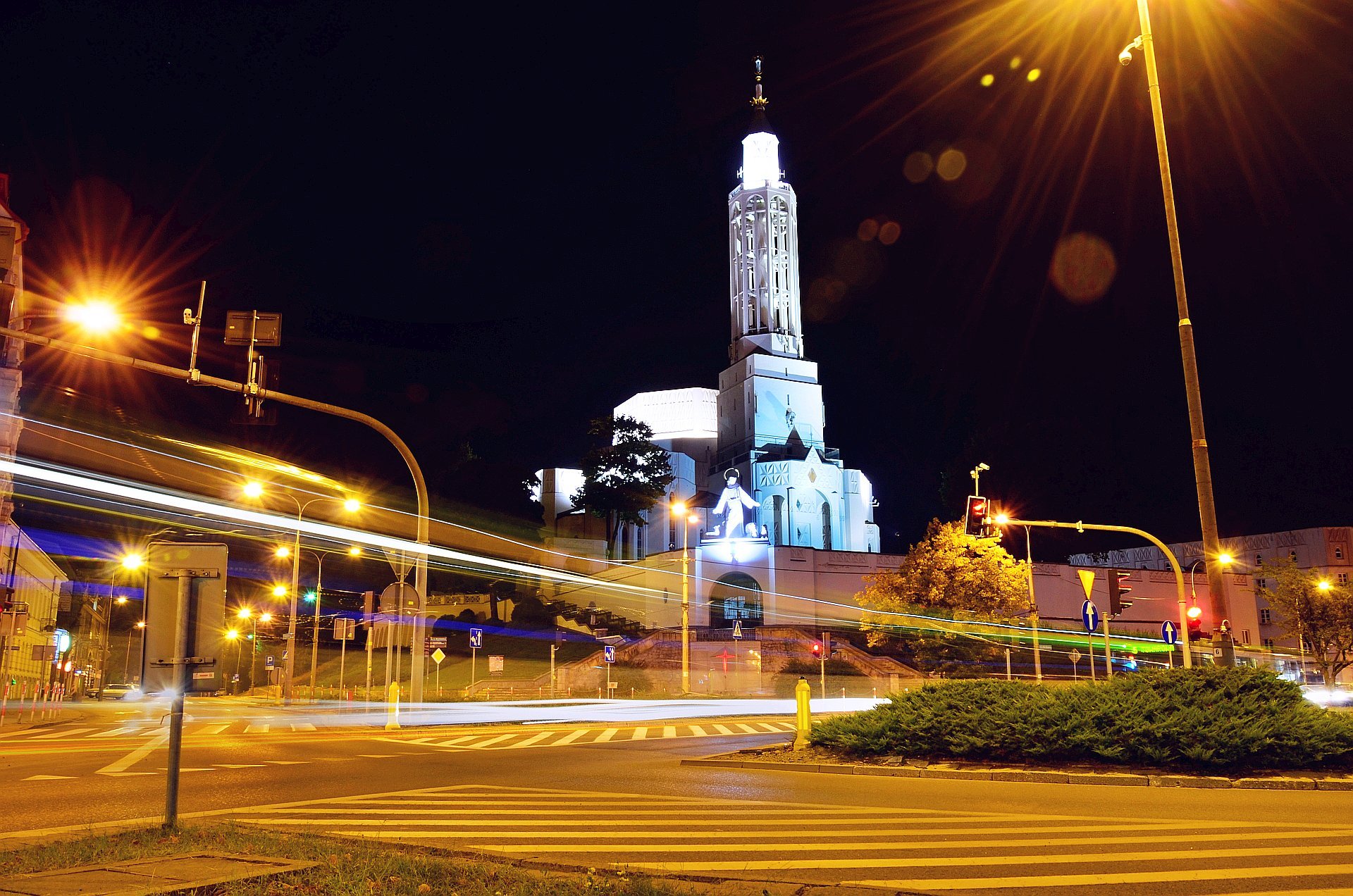 Białystok centrum noc nocą kościół św. Rochafree photo darmowe zdjęcie