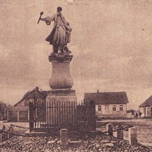 Pomnik człowieka, który nie miał czasu dla Tykocina stoi na głównym placu... Tykocina