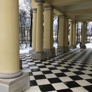 Piękna szachownica w ogrodzie Pałacu Branickich. To trzeba zobaczyć na własne oczy!