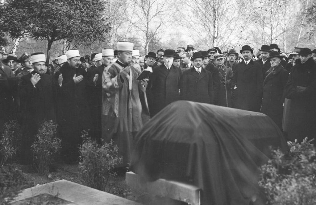 Tatarski bohater narodowy odzyskiwał Polsce niepodległość. Podlaskie o