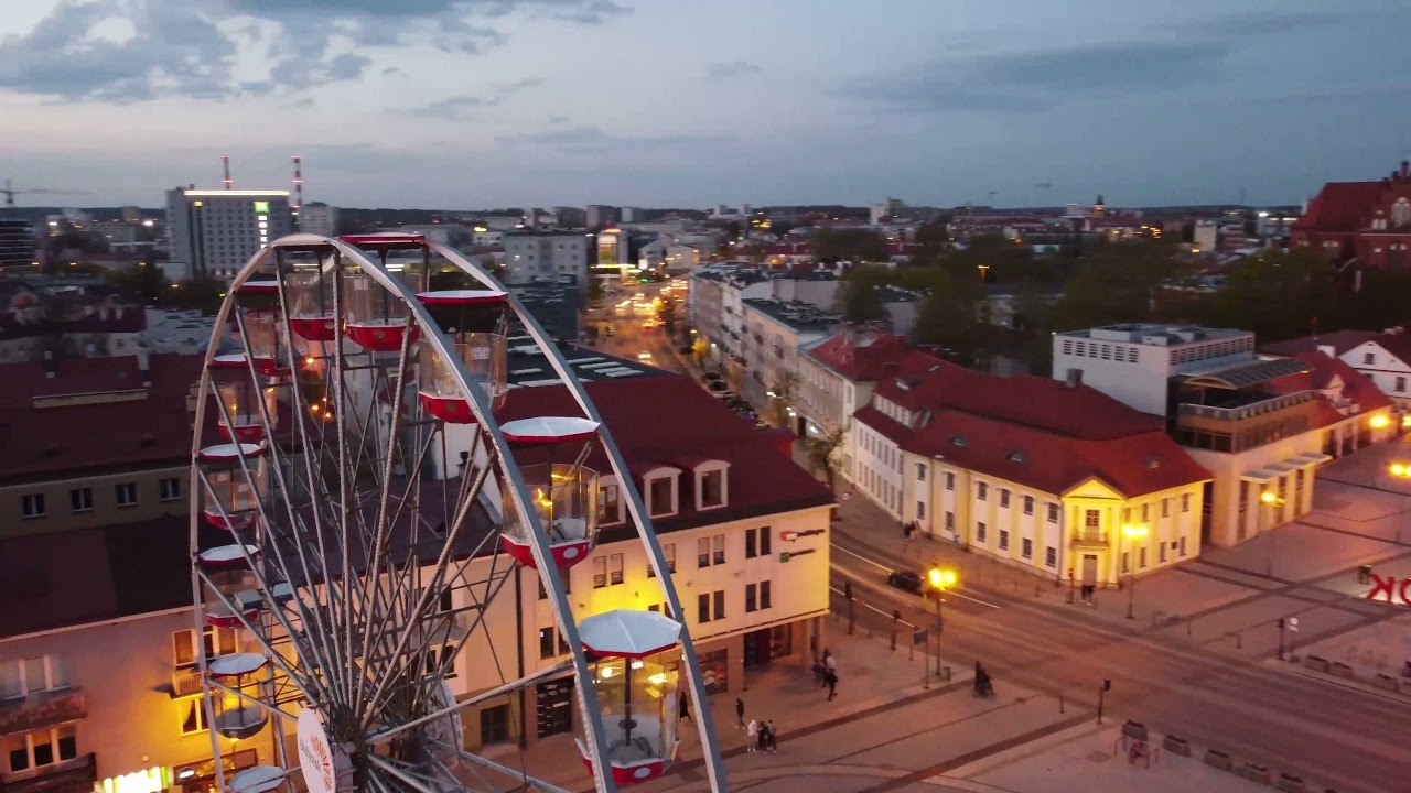 Młyńskie koło wróciło na Rynek Kościuszki. Już działa!