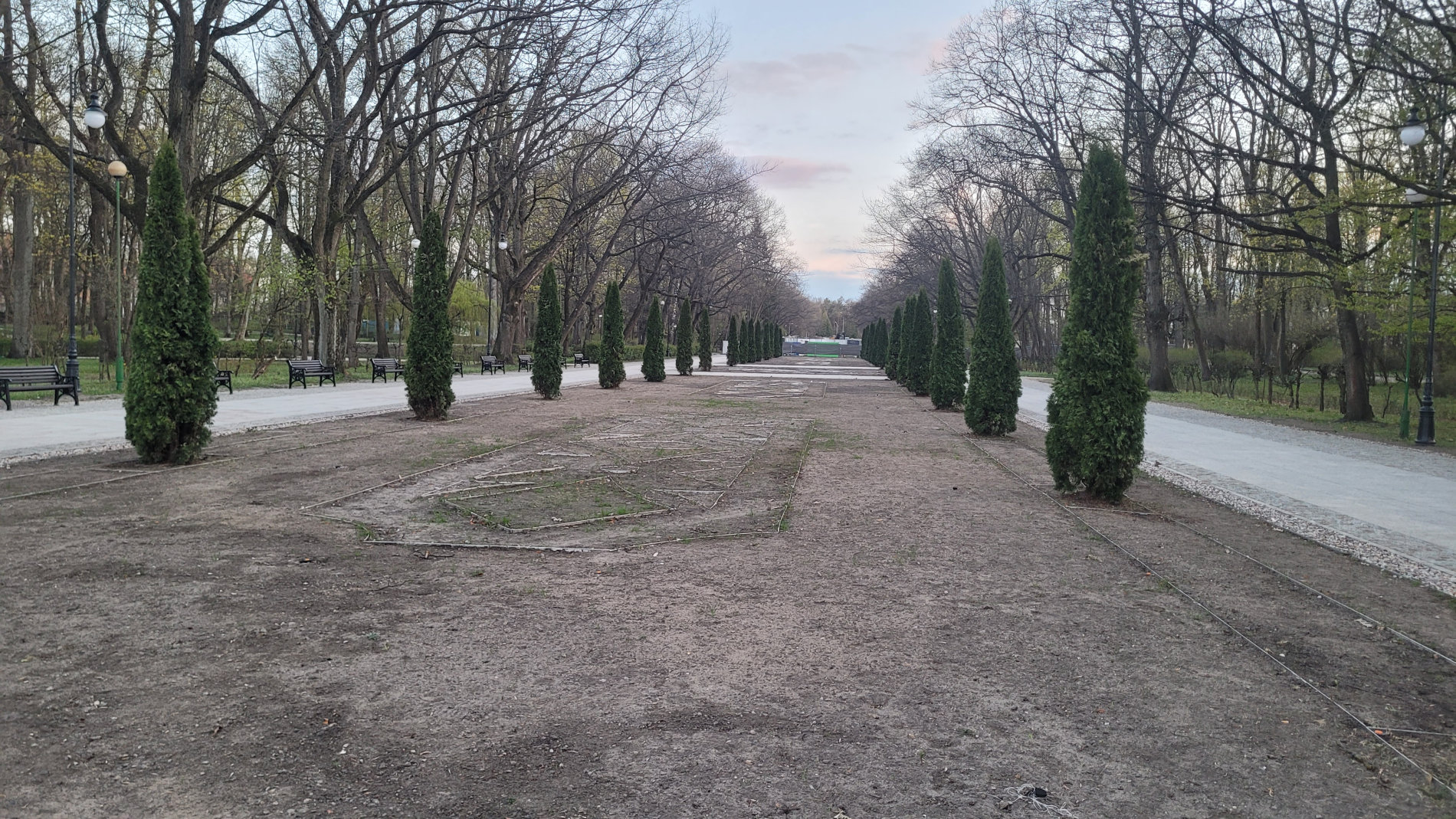 Planty miały być gotowe wiosną. Doczekamy się po wakacjach.