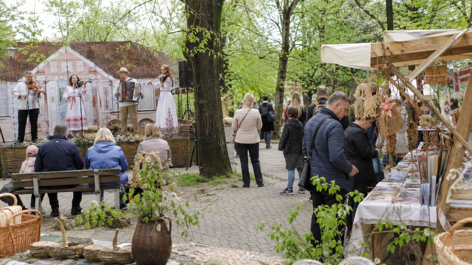 Białystok. Święto Kultury Białoruskiej w Parku Zwierzynieckim