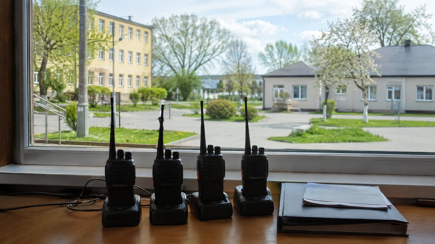 Grabówka buduje awaryjny system łączności. Krótkofalówki trafiły do szkół i przychodni