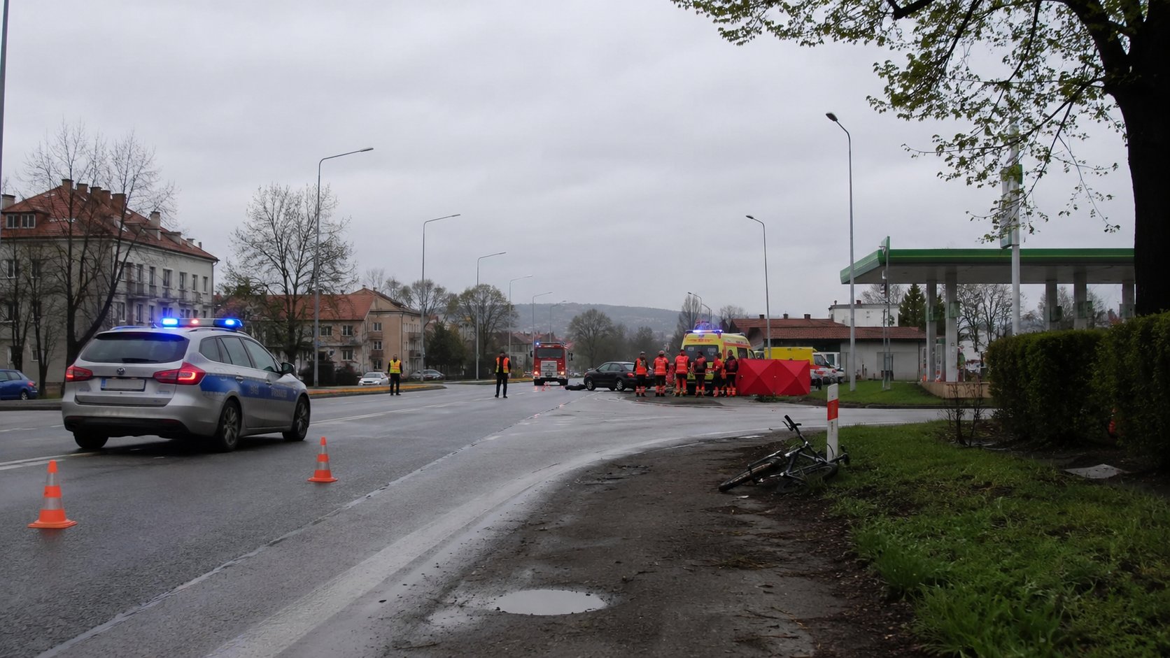 Łomża. Potrącenie rowerzysty na ul. Nowogrodzkiej, 41-latek trafił do szpitala