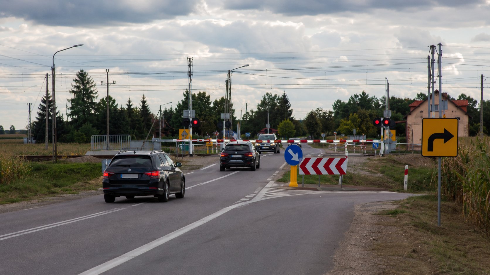 Łomża. Zamknięto przejazd kolejowy na obwodnicy Konarzyc