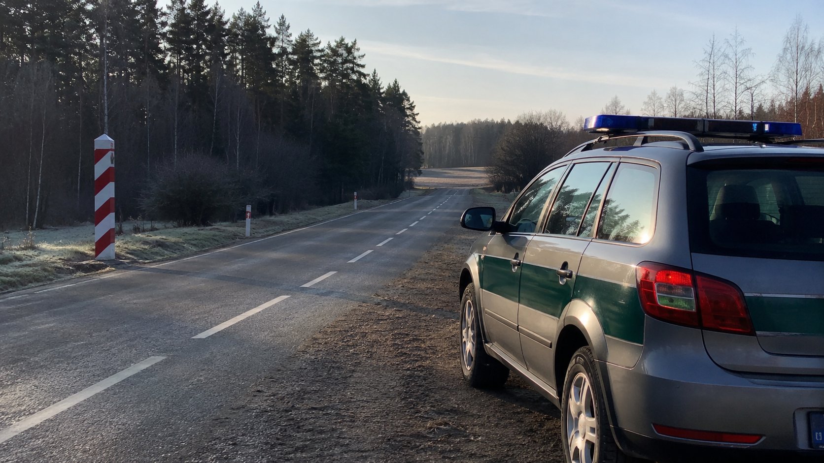 Podlaskie. Straż Graniczna ujawniła migrantów i zatrzymała kurierów przy granicy z Litwą