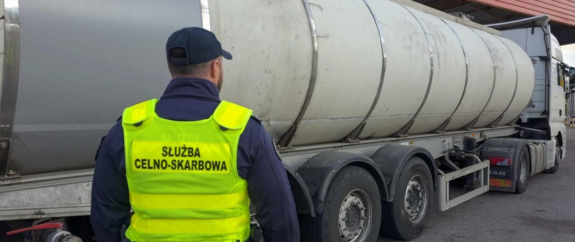 Ponad 31 tys. litrów nielegalnie przewożonego paliwa zatrzymane w Budzisku