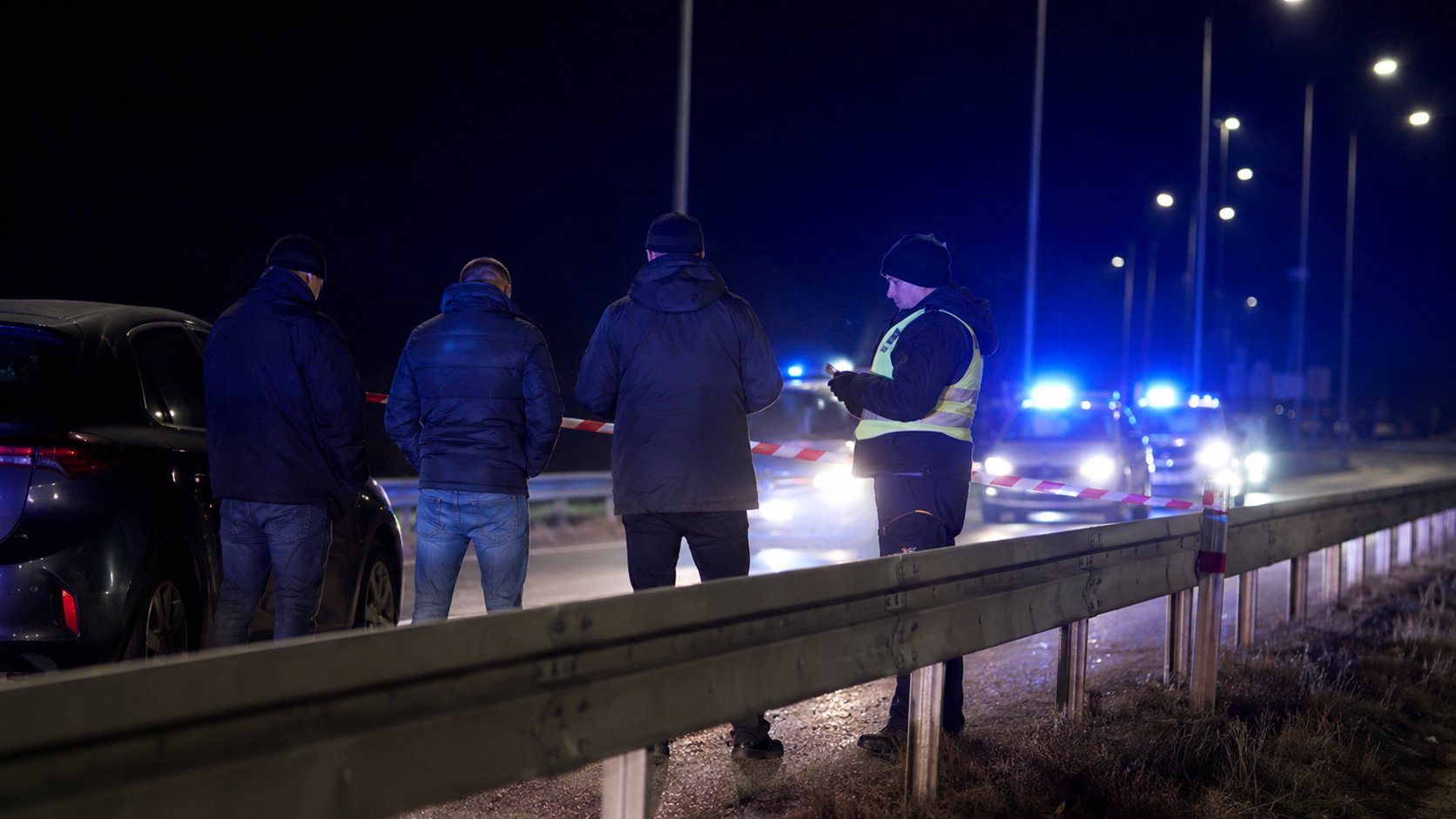 Sprawa śmierci 37-latka przy trasie S61. Trzy osoby z zarzutami