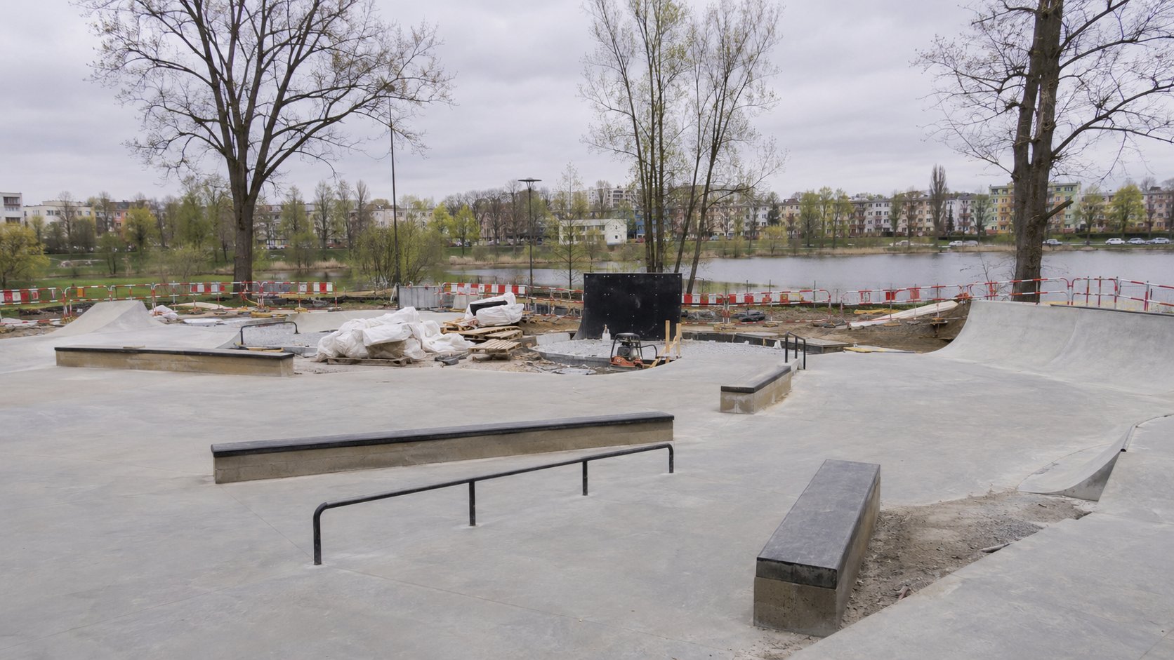 Suwałki. Wznowiono modernizację skateparku nad Arkadią