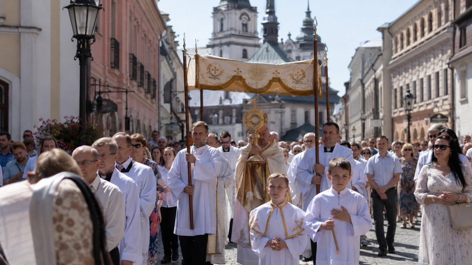 Białystok. Boże Ciało z procesją i utrudnieniami w centrum