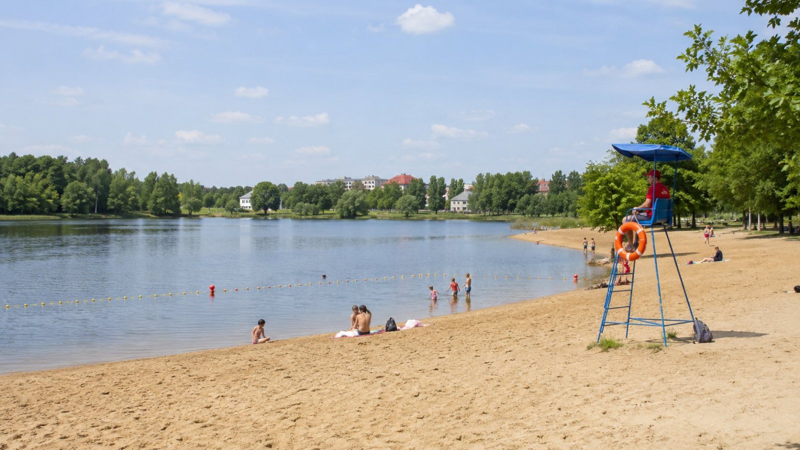 Białystok. Plaża w Dojlidach rozpoczęła sezon kąpieliskowy