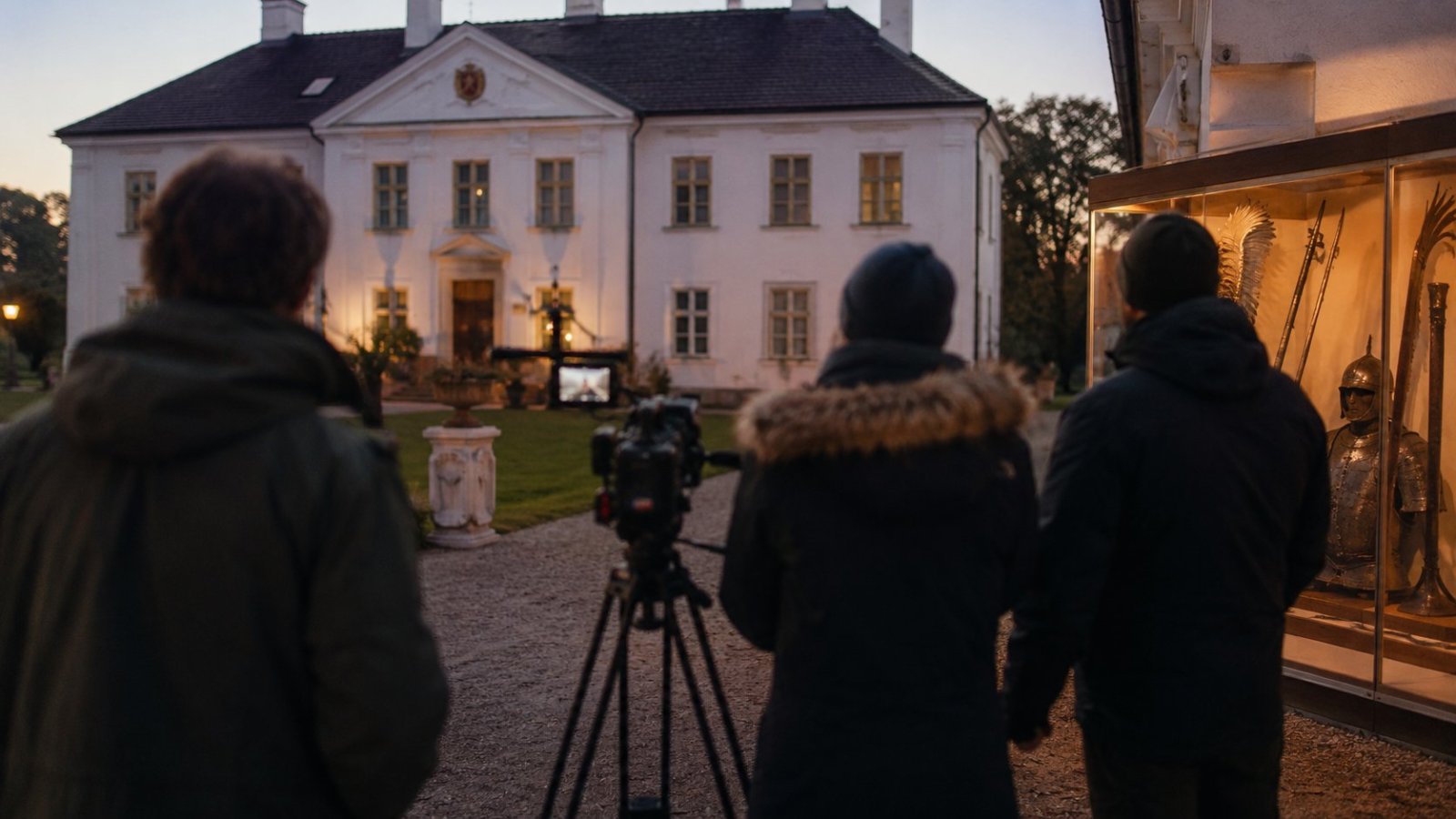 Drozdowo. Paweł Deląg szuka śladów łomżyńskiej husarii do filmu