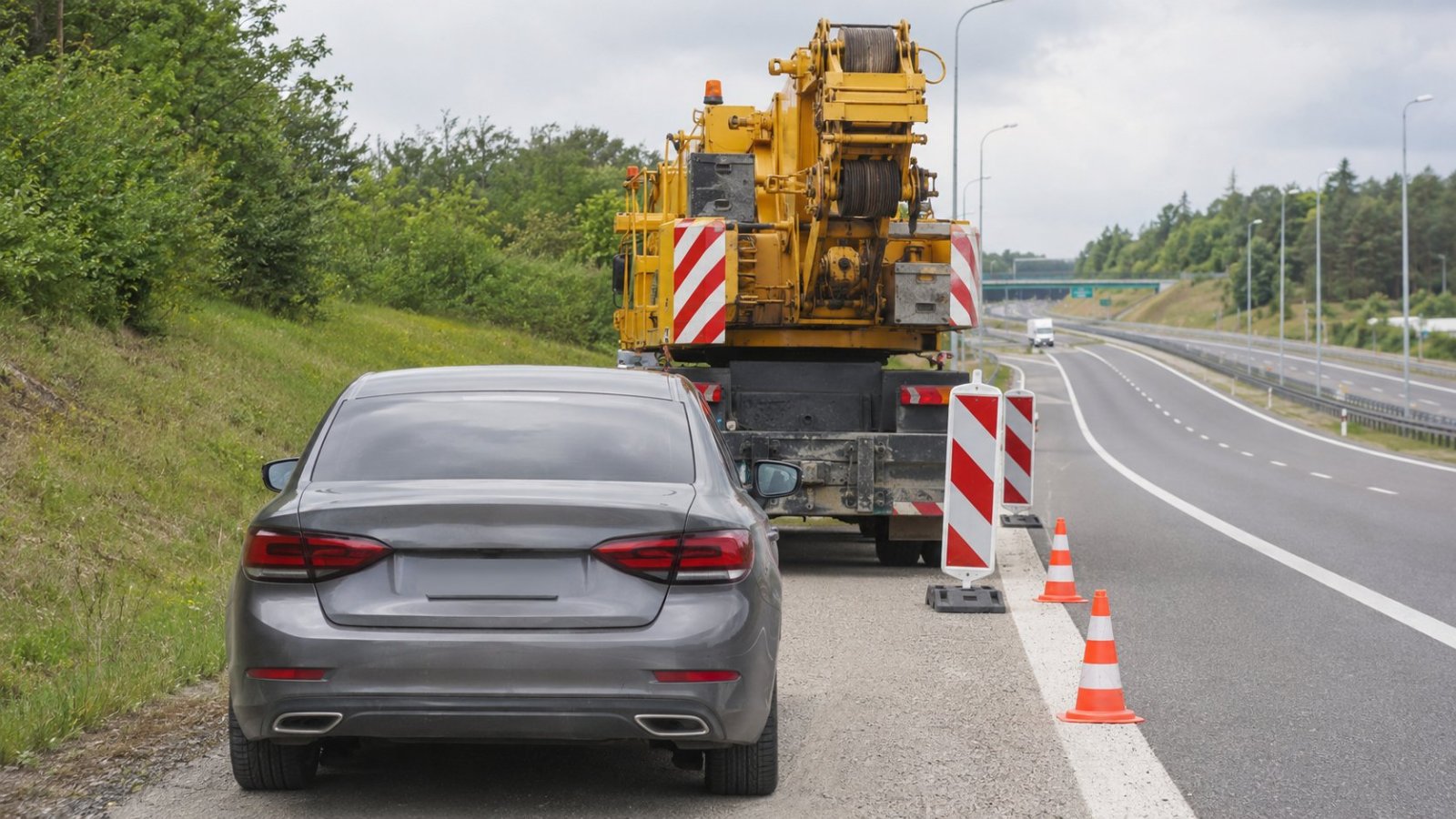 S61. Volkswagen najechał na tył dźwigu