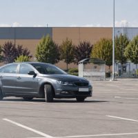 20-latek-driftowa-na-parkingu-w-Zambrowie.-Straci-prawo-jazdy-1