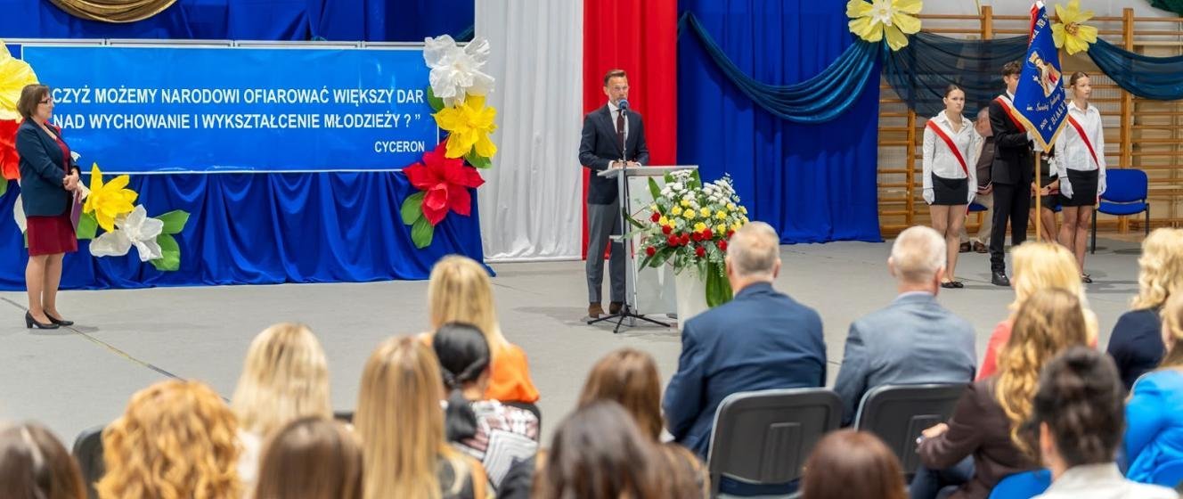 241 białostockich nauczycieli odebrało akty mianowania