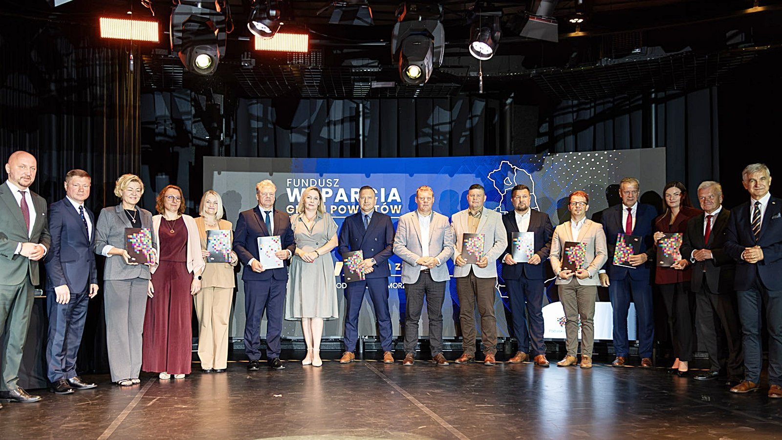 Nowe oświetlenie przy ścieżce rowerowej na ul. Mickiewicza