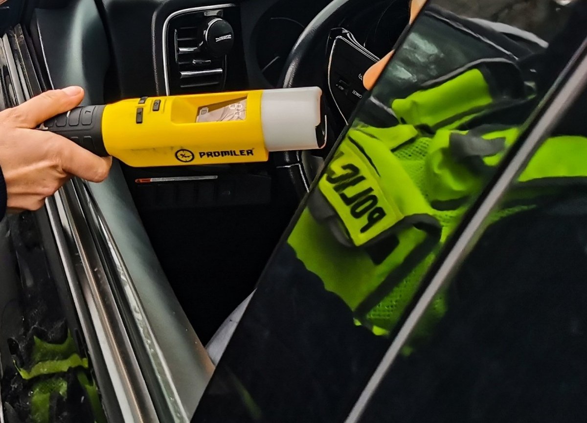 Zamienili się miejscami za kierownicą. Obaj byli nietrzeźwi
