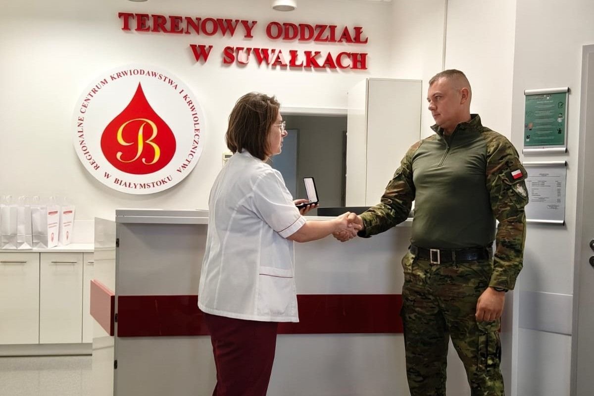 Funkcjonariusz Straży Granicznej wyróżniony za ponad 20 litrów oddanej krwi