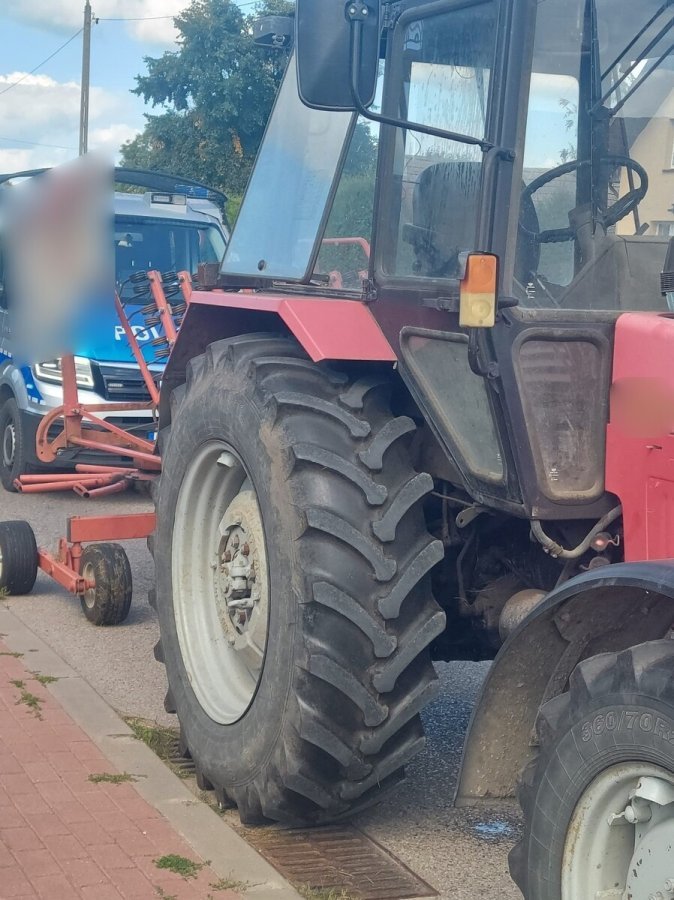 Kierowca ciągnika miał blisko 1,5 promila. Stracił prawo jazdy