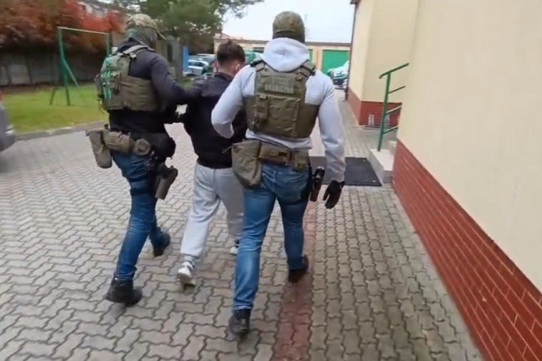 19-latek zatrzymany pod zarzutem przemytu migrantów