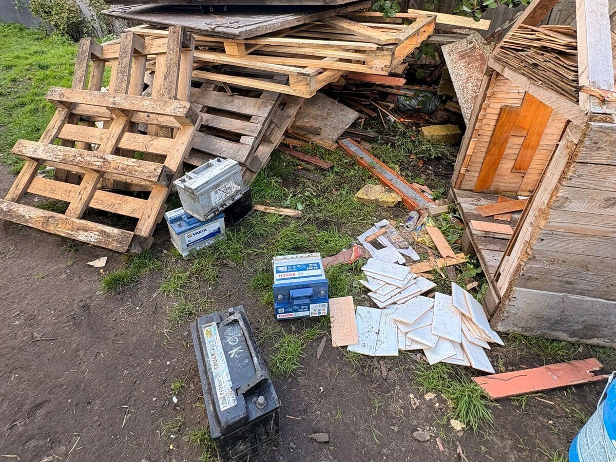 Bracia zatrzymani po włamaniach do pięciu samochodów