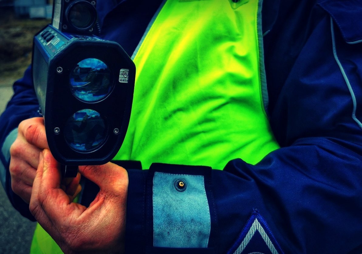 Jechał 146 km/h w terenie zabudowanym. Stracił prawo jazdy