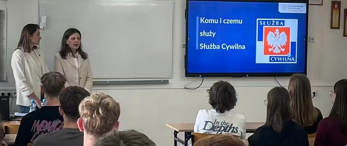 Pracownicy KAS odwiedzą podlaskie szkoły ponadpodstawowe