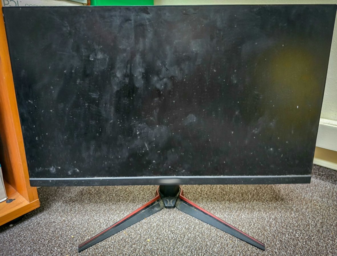 Zapłacił za monitor, po czym został zaatakowany. Dwóch podejrzanych zatrzymanych